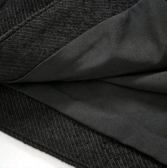 CHAIN BUTTON DECOR SLANT POCKET SHORTS - Picture 4 of 6